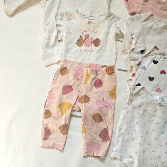 Bundle of 9 month onsies - Picture 5 of 6